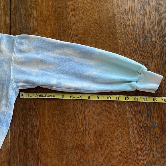 Youth Puppy Love Light Blue Tie-Dye Hooded Sweatshirt Small size 6-8 - Picture 8 of 9